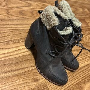 Ugg Australia Analise Brown Leather Ankle Booties SZ 7